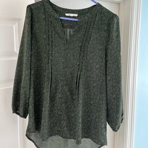 Dark green flowy 3/4 top. Size L. Stitch Fix